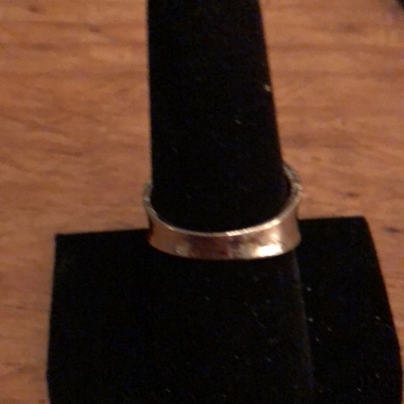 sterling silver ring has a honeybee Sitting on a honeycomb with Moonstone as wax - Picture 2 of 2